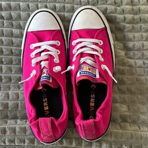 Converse. Womens size 9, men’s size 7